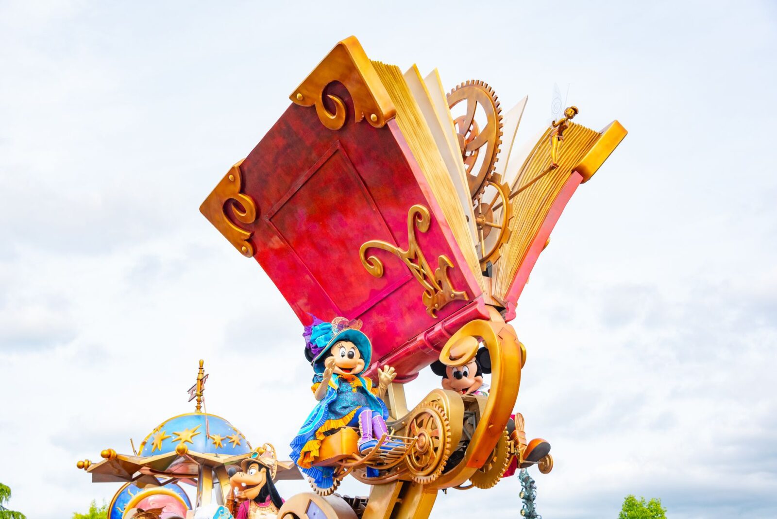 Every new land and attraction just announced for Disneyland and Disney World in 2027 and beyond - Photo by Diego F. Parra on Pexels