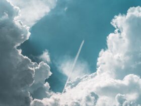 Can Tweaking Plane Routes Cut Aviation’s Climate Impact? An Airspace-Wide Contrail Trial Will Test It - Photo by Justin Wolfert on Pexels
