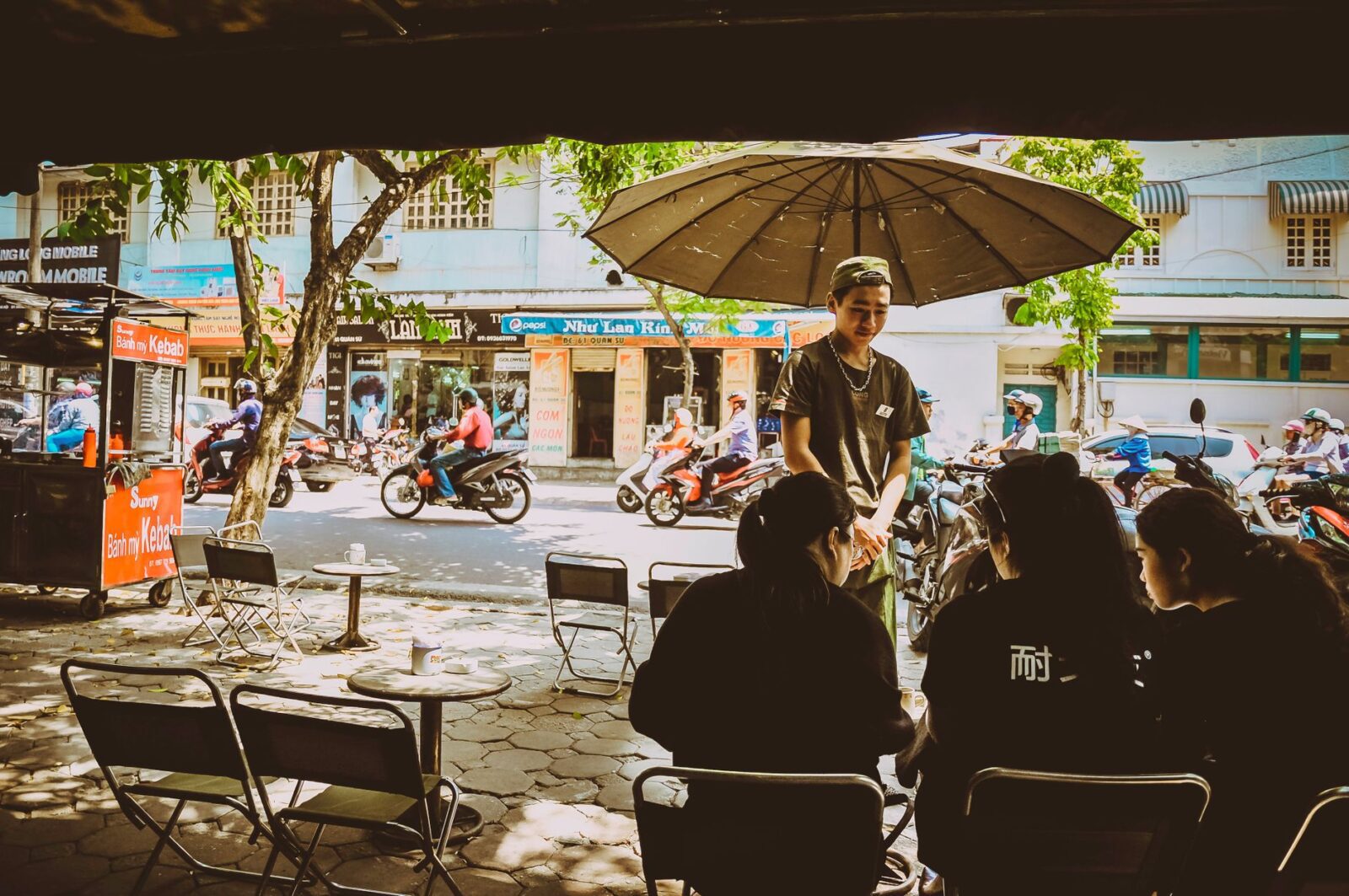 anthony bourdain - Photo by Arnie Chou on Pexels
