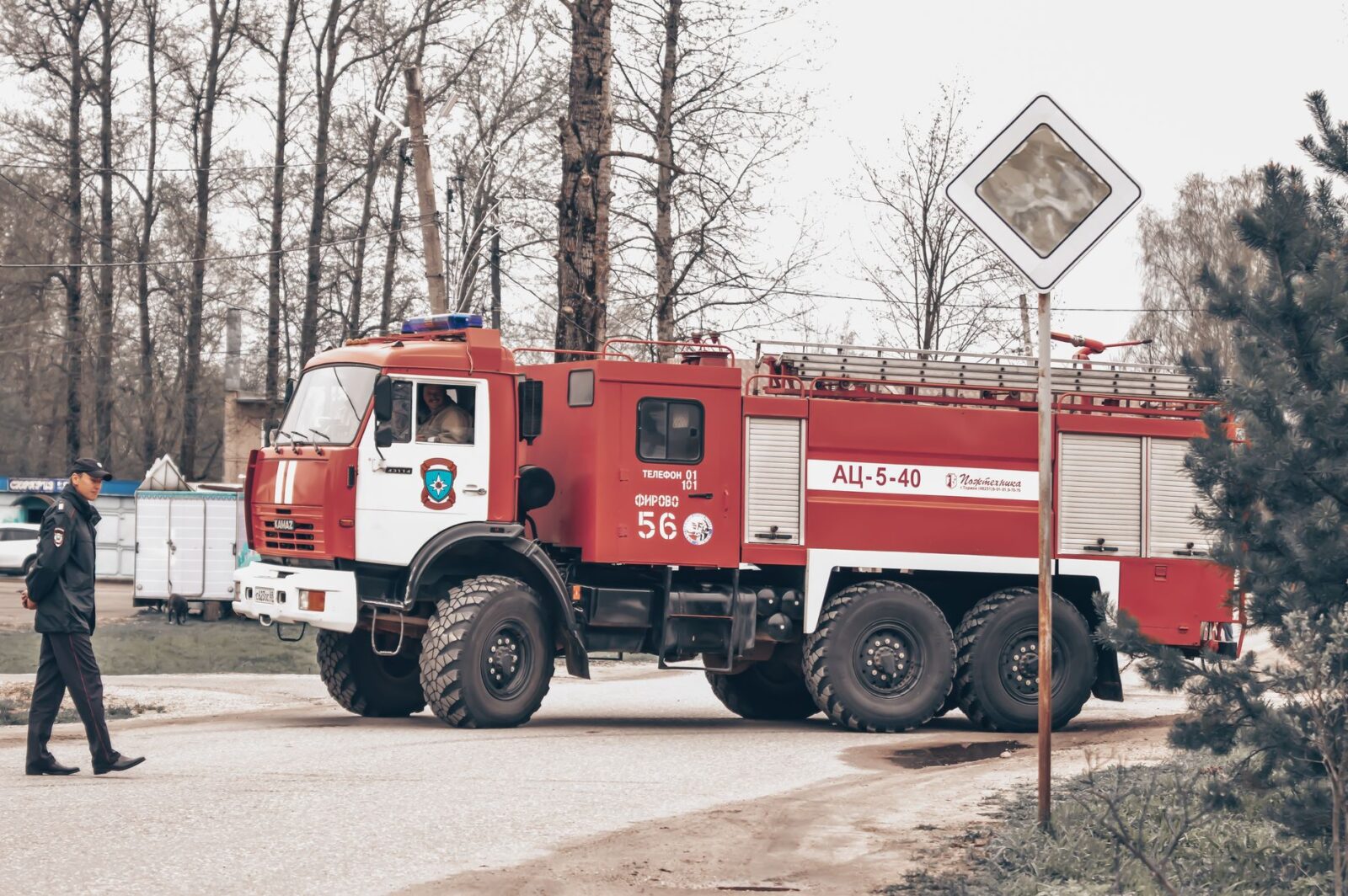 Emergency Alert to be sent to England and Wales as Government steps up wildfire response with funding, military support and BBQ ban - Photo by Anton Kudryashov on Pexels