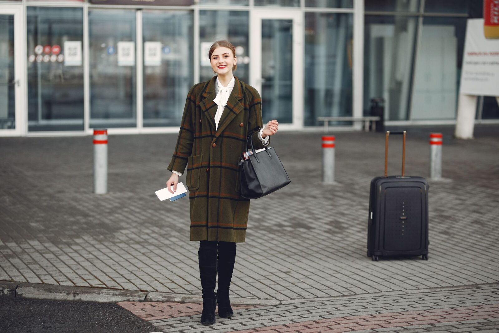 Deal alert: Points and miles travel deals for August 2026 - Photo by Gustavo Fring on Pexels