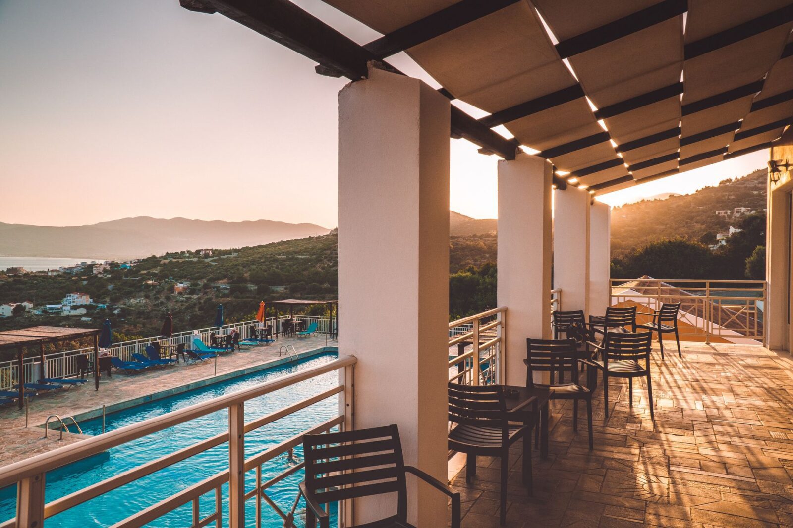 IHG Discount Code: 45% Off Hotels in 2026 | Condé Nast Traveler - Photo by Matthias Groeneveld on Pexels