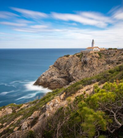 Majorca’s Hidden Coastal Treasure Overwhelmed as Selfie Tourism Fuels Unprecedented Traffic Pressure - Photo by Martin Klass on Pexels