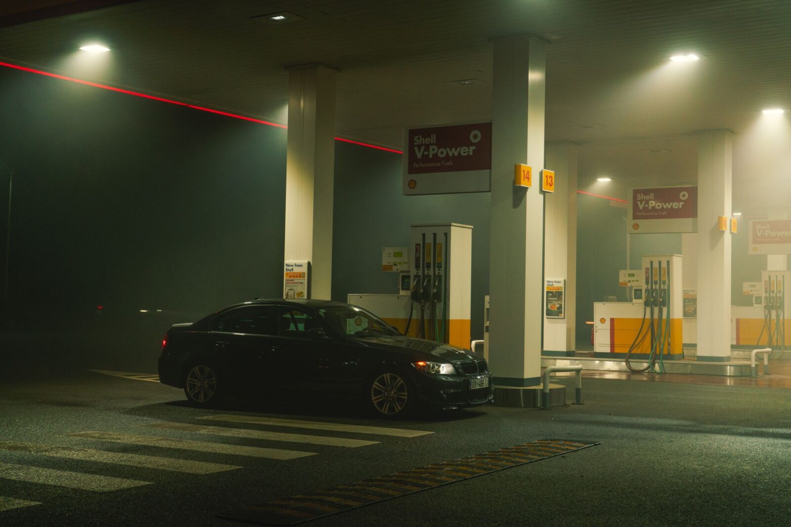 chevron - Photo by Kujtim Shabani on Pexels