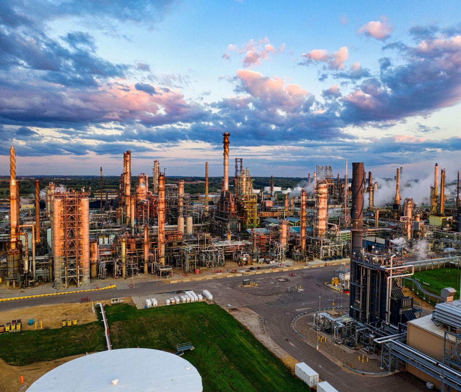 chevron - Photo by Tom Fisk on Pexels