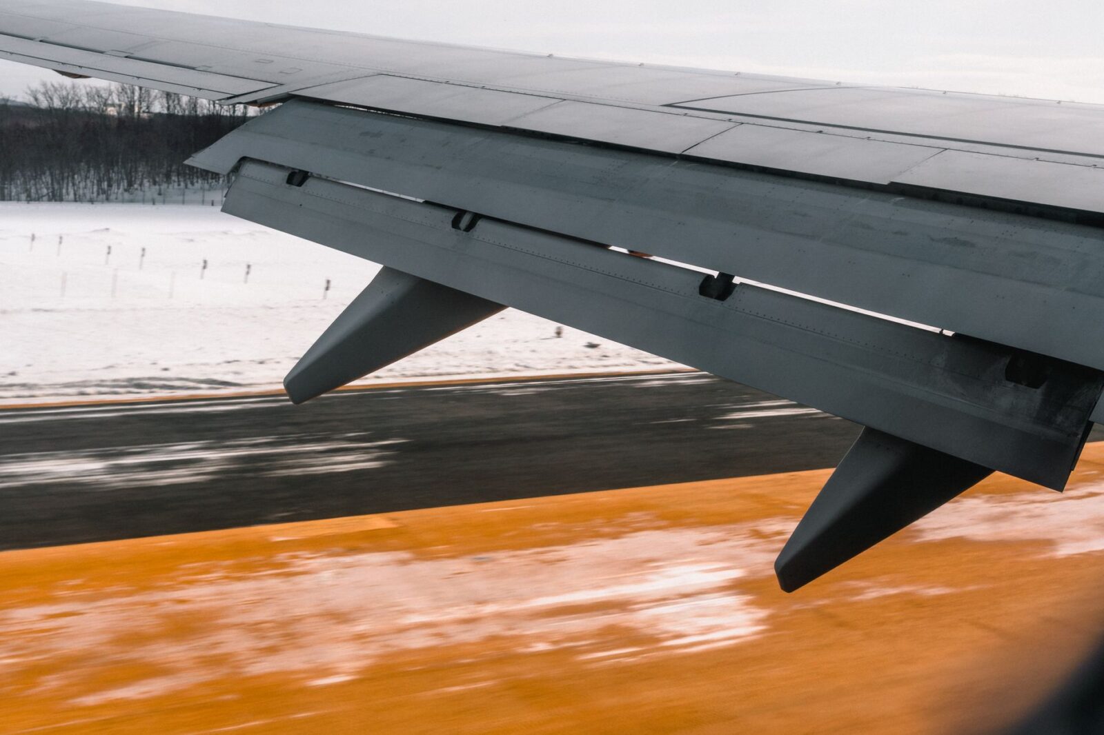 The 15 Most Beautiful Airport Landings in the World, Ranked - Photo by Matt Hardy on Pexels