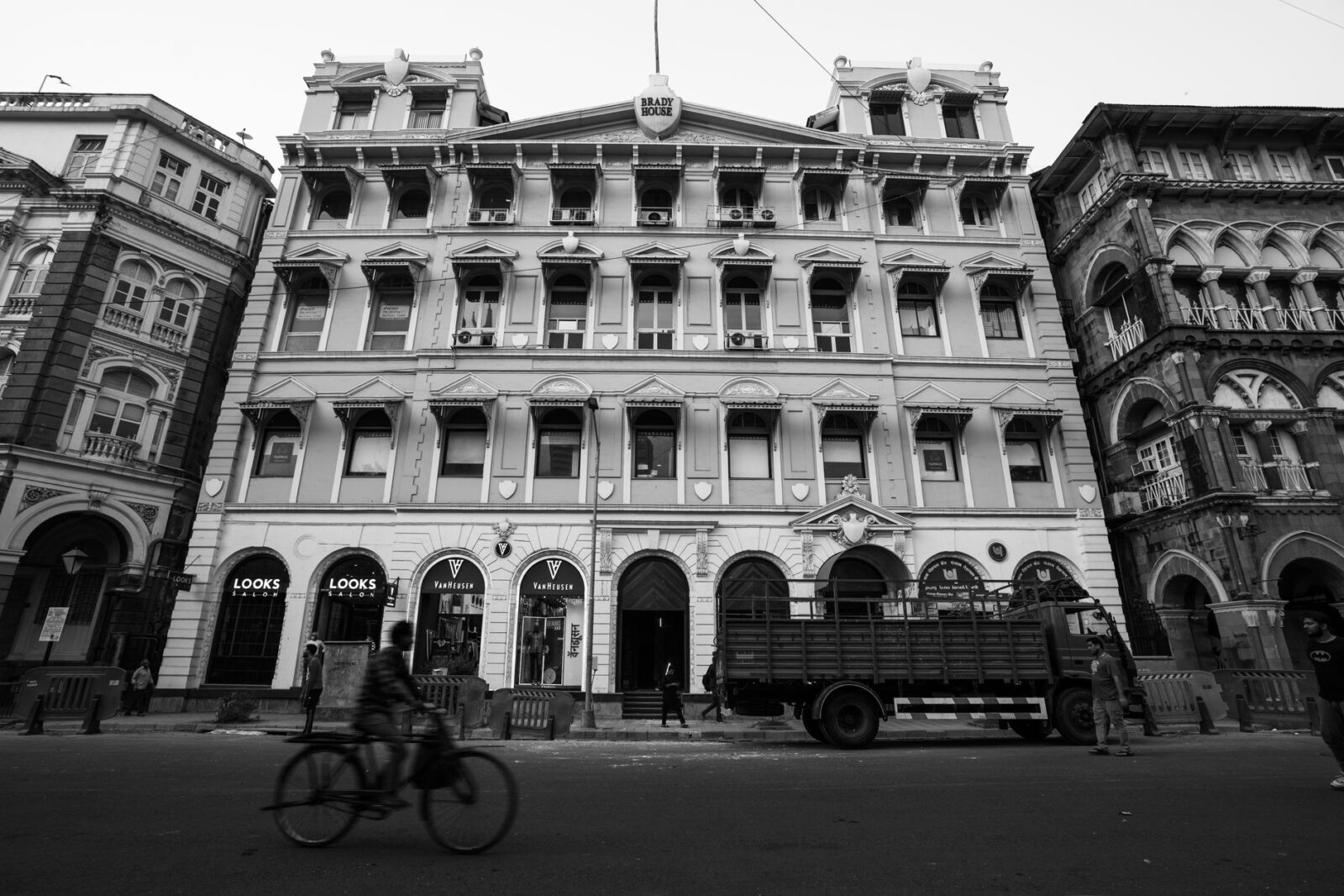 Conan O'Brien on Taking His Travel Show to Mumbai, Manila, and Beyond - Photo by Asim on Pexels