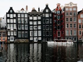 best hotels in amsterdam city center - Photo by Mathias Reding on Pexels