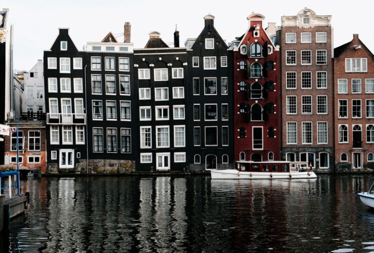 best hotels in amsterdam city center - Photo by Mathias Reding on Pexels