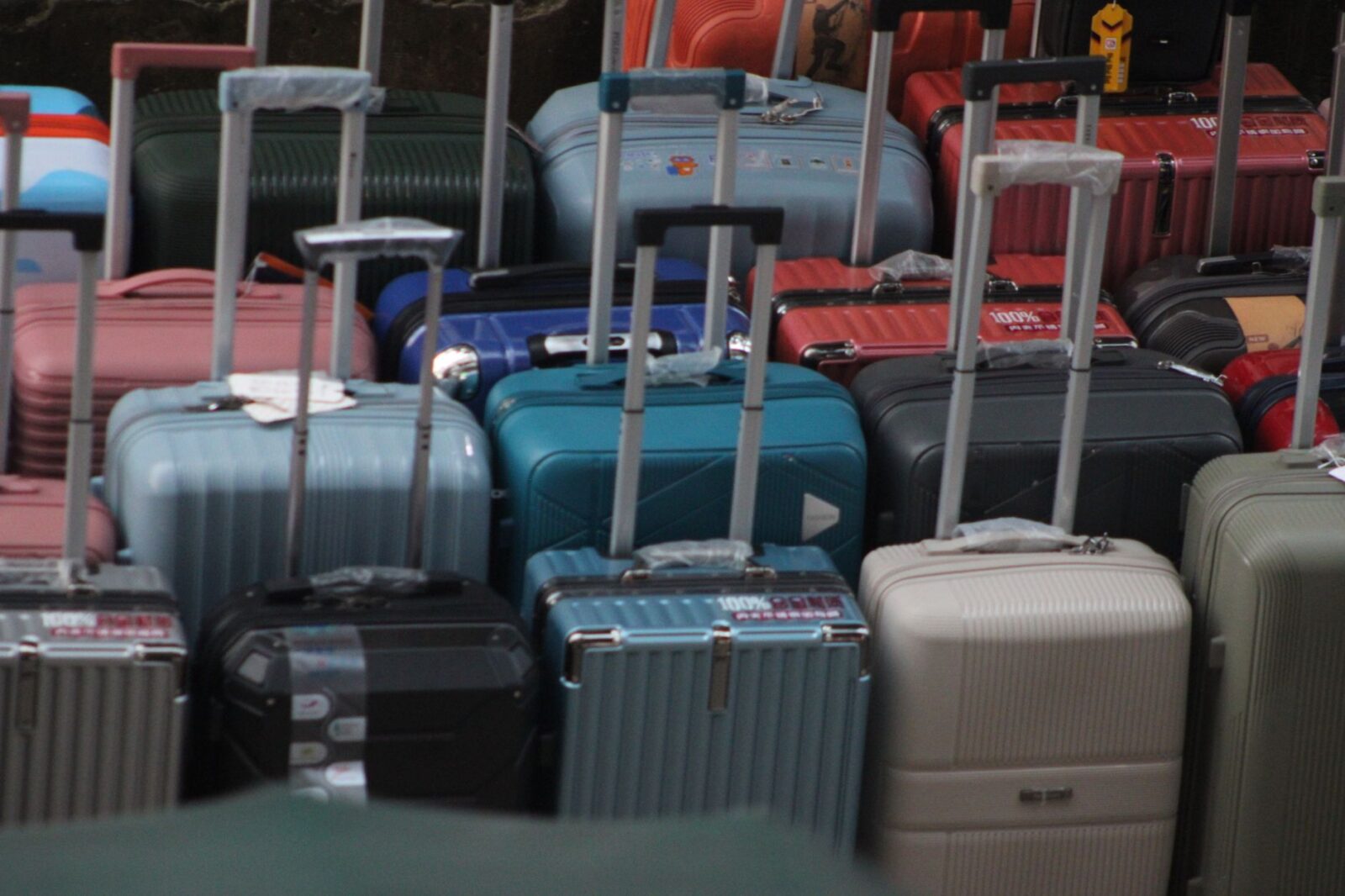 How to Pack for a 2 Week Trip in a Carry On Only — Updated Guide - Photo by Jahra Tasfia Reza on Pexels