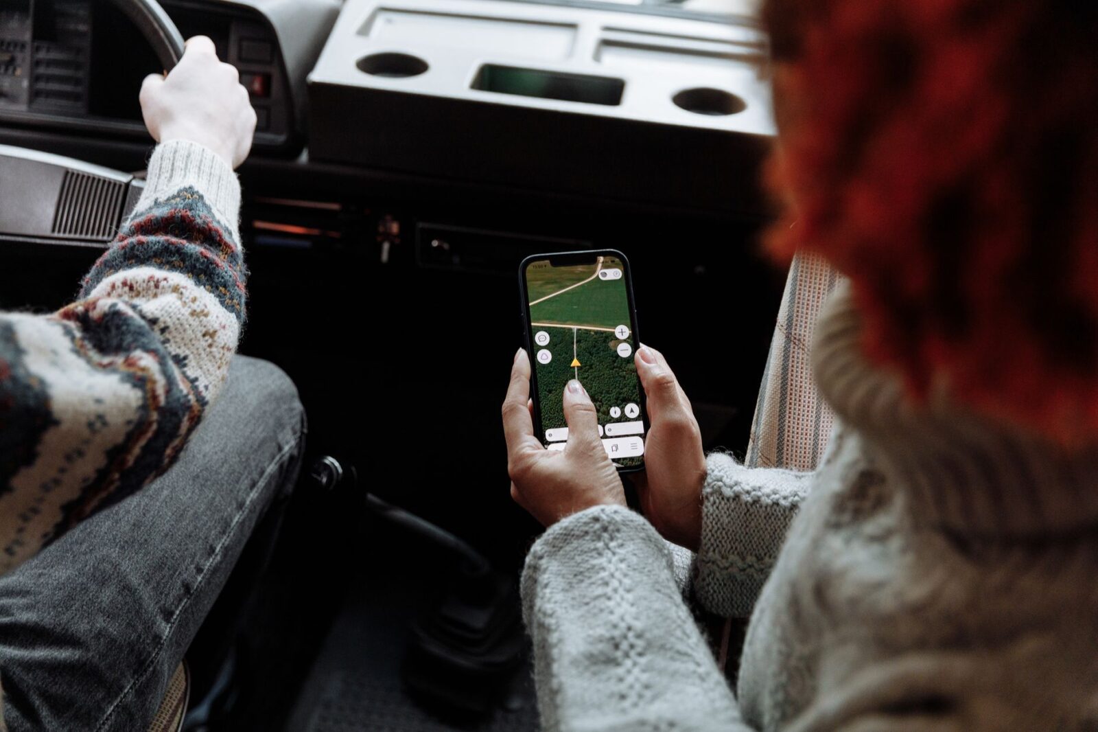 Sponsored Listings Are Spreading Across Online Travel — Just as AI Agents Threaten to Ignore Them - Photo by Thirdman on Pexels