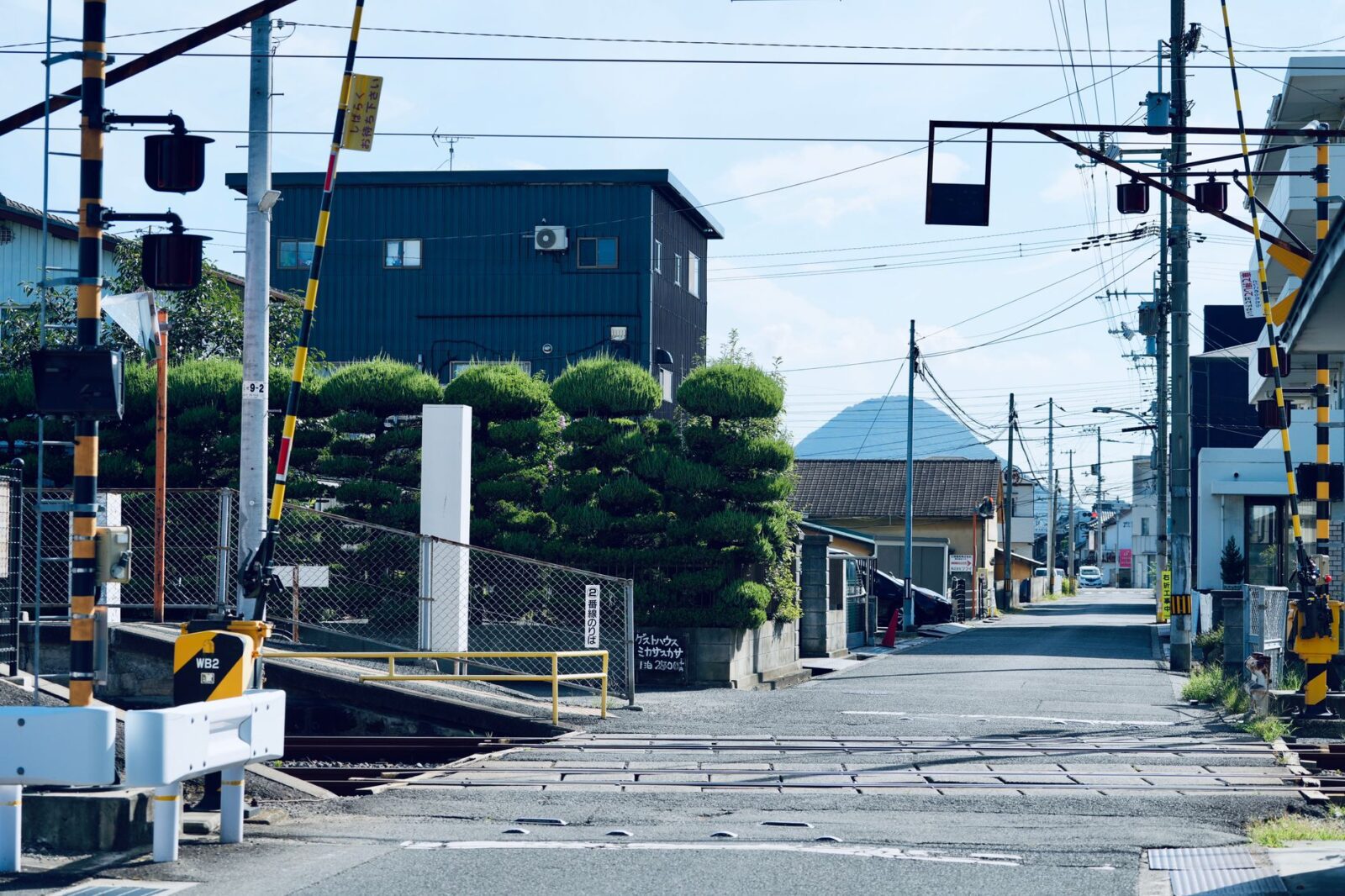 Near miss at Hopperton Old Station user worked crossing - Photo by YK NG on Pexels