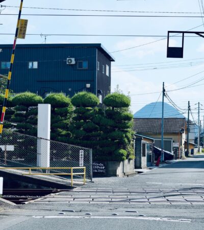 Near miss at Hopperton Old Station user worked crossing - Photo by YK NG on Pexels