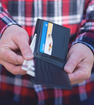 Quarterly statement credits and bonus categories: Maximize these Q3 benefits before Sept. 30 - Photo by Emil Kalibradov on Pexels