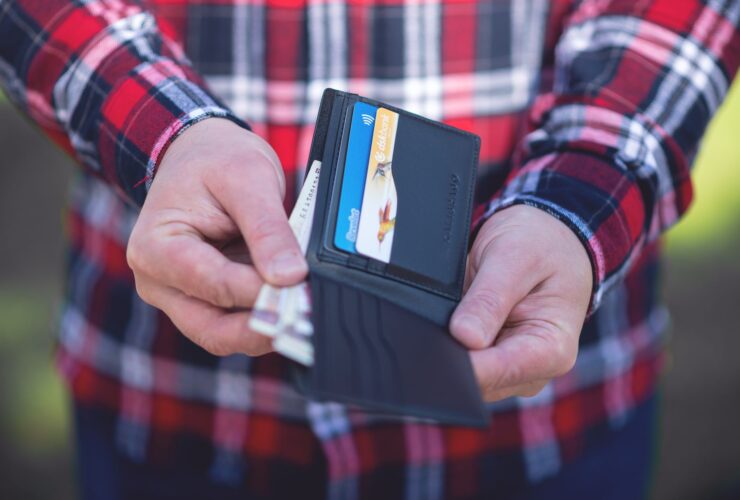 Quarterly statement credits and bonus categories: Maximize these Q3 benefits before Sept. 30 - Photo by Emil Kalibradov on Pexels