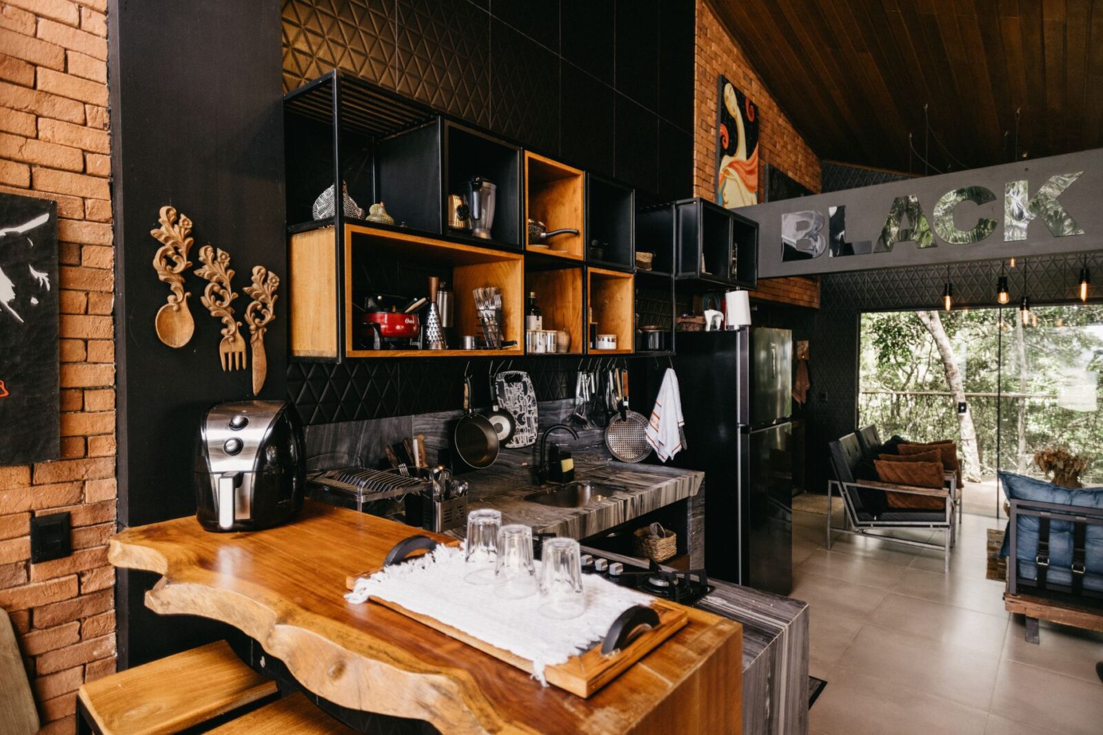 I Spent a Year Living in Airbnbs Across America—Here's What I Learned - Photo by Jonathan Borba on Pexels