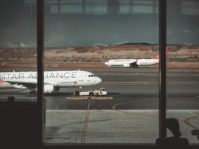 Is it worth becoming a Citi / AAdvantage Executive authorized user for Admirals Club access? - Photo by Yaşar Başkurt on Pexels