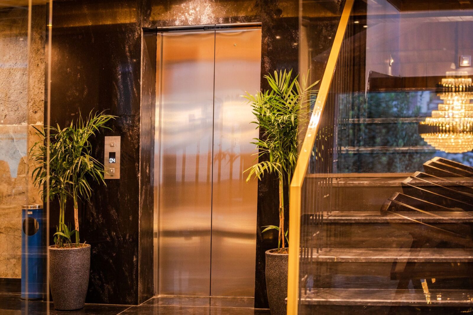 1 Hotels takes Austin, a social-focused Hyatt all-inclusive and more hotel news - Photo by SVH Manali on Pexels