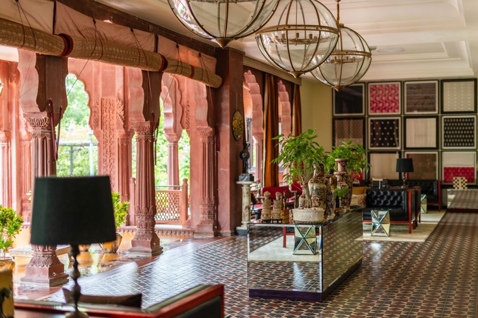 best hotels in amsterdam city center - Photo by Abhishek Navlakha on Pexels