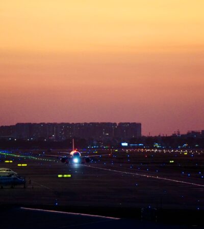 spirit airlines - Photo by Tuan Vy on Pexels