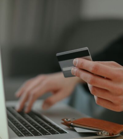 Monthly checklist: Credit card perks and benefits you should be using in October - Photo by Cup of Couple on Pexels