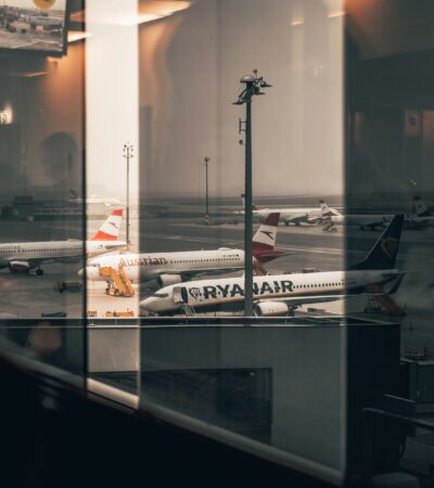 Delta and Amex GBT Test One-Click Status Enrollment for Corporate Travelers - Photo by Lennard Schubert on Pexels