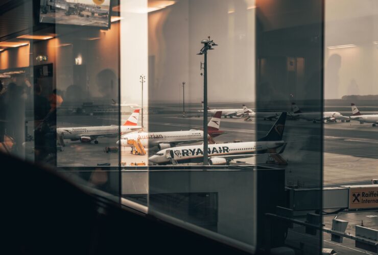 Delta and Amex GBT Test One-Click Status Enrollment for Corporate Travelers - Photo by Lennard Schubert on Pexels